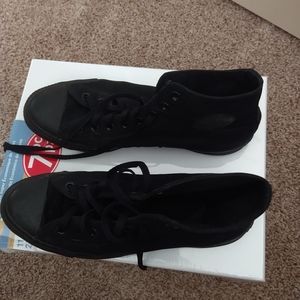 Lightly worn 10.5 men's converse